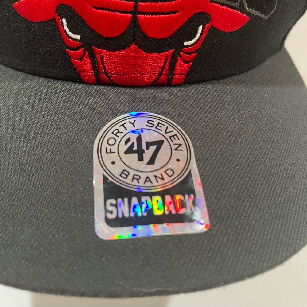 Chicago Bulls ‘47 Brand Snapback Hat Black‎ Red Grey NBA Adjustable Cap NWOT - Picture 3 of 11
